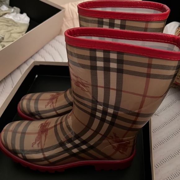 Burberry haymarket mid rain boot size: 38 - Picture 4 of 10